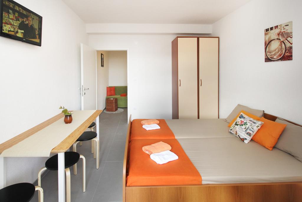 Stanicicke Apartments Baška Voda Buitenkant foto