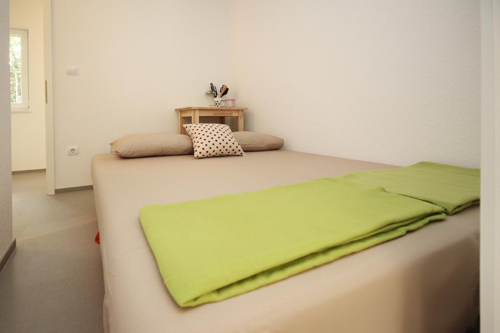 Stanicicke Apartments Baška Voda Buitenkant foto